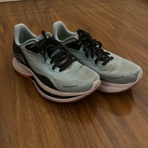 Saucony Endorphin Shift